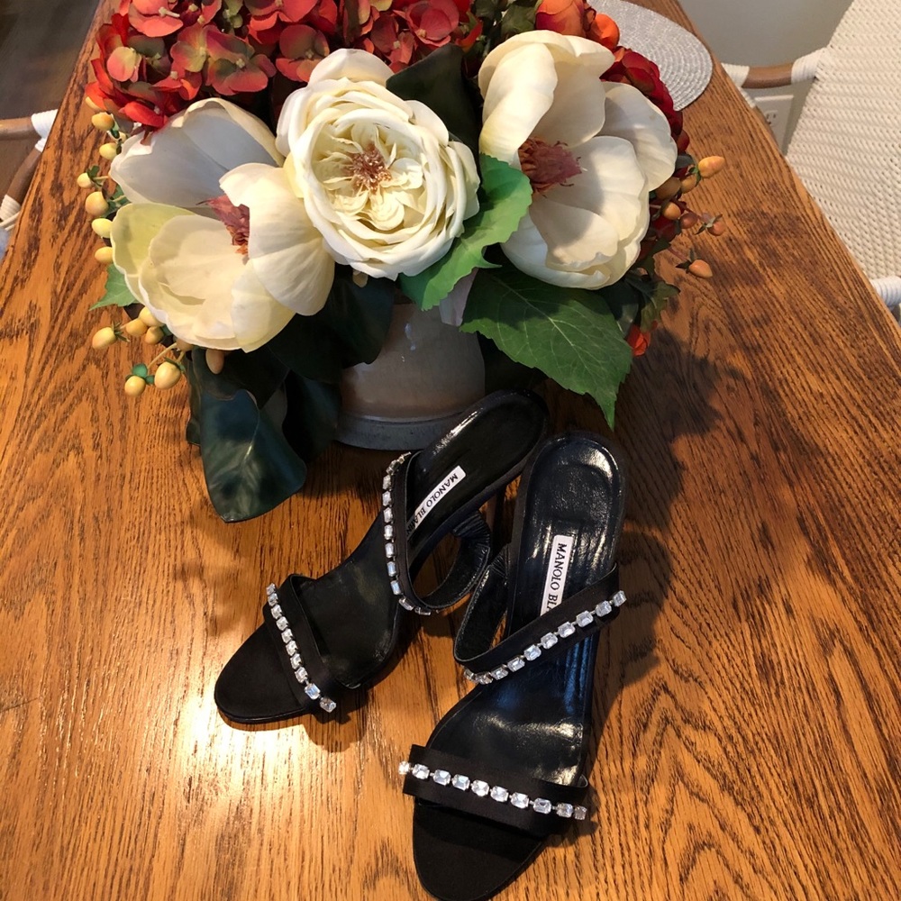 Black Manolo Blahnik sandals size 39